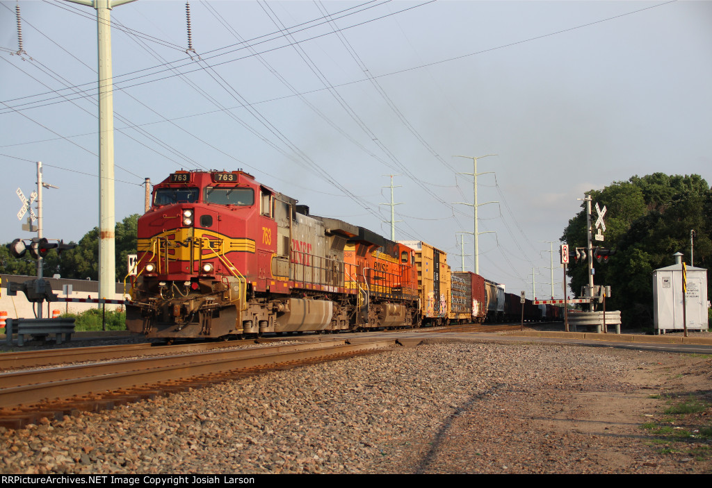 BNSF 763 West/North